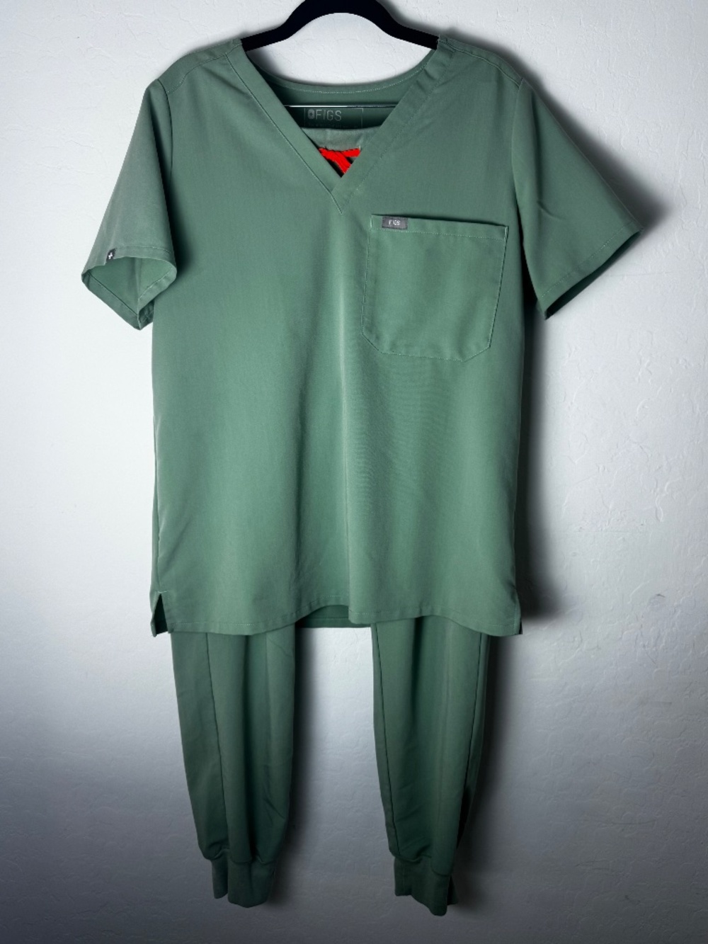 FIGS Jade Catarina Scrub Top Zamora Joggers Set Medium Green Nurse Scrubs - Picture 2 of 14